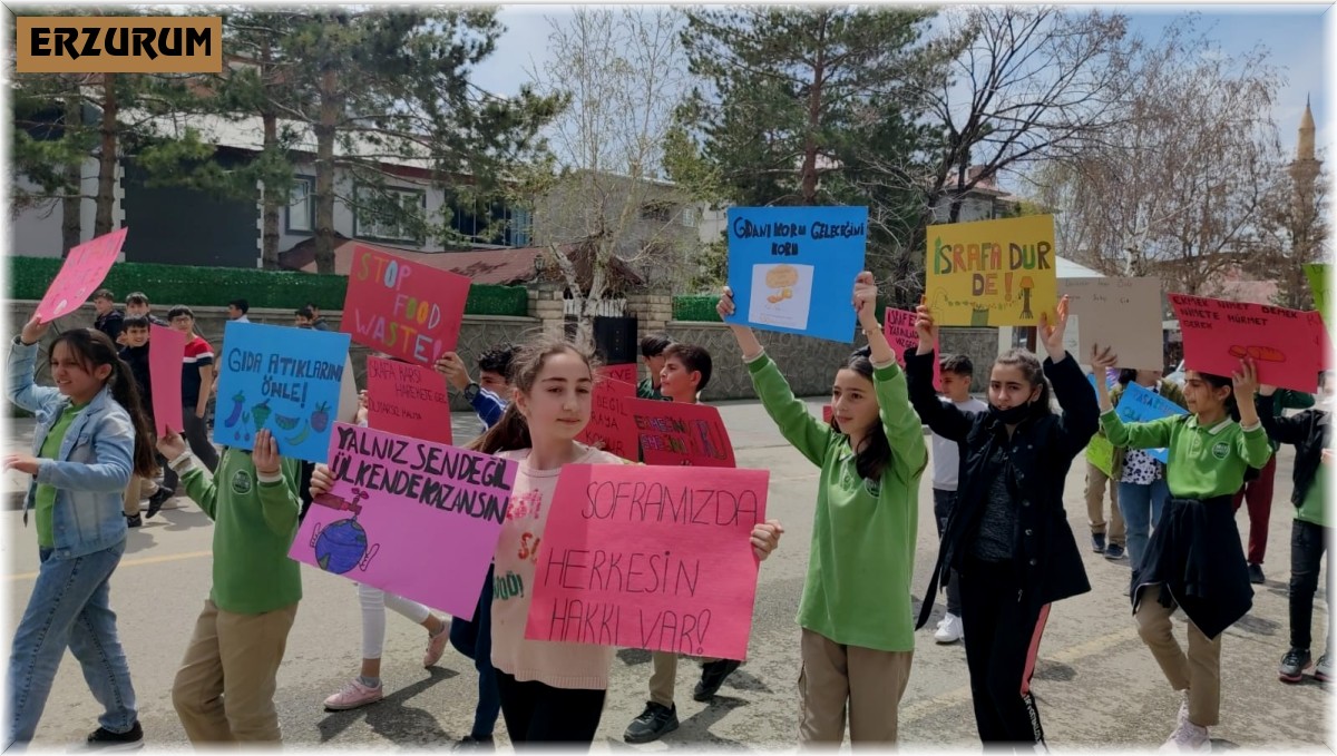 Öğrenciler israfa dur demek için yürüdü