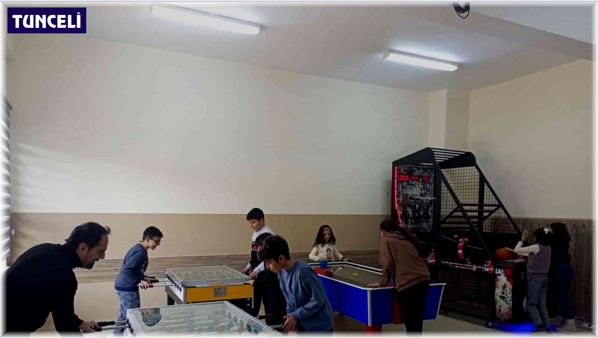 Öğrenciler, Kış Okulu'nda hem öğreniyor, hem eğleniyorlar