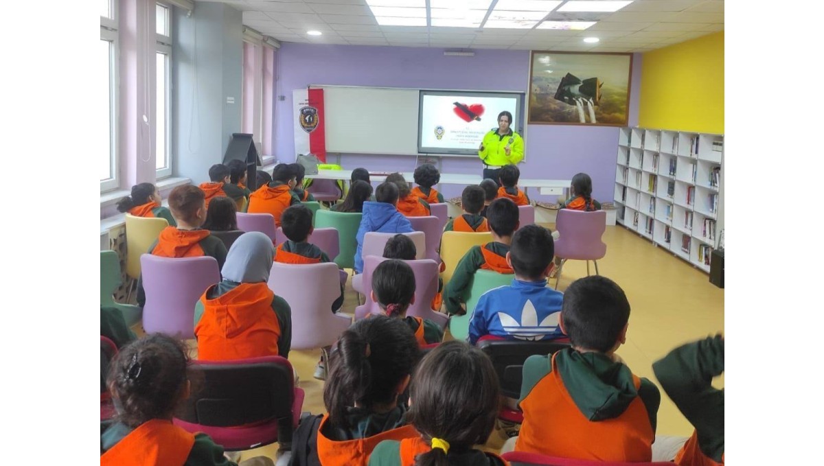 Öğrenciler suçtan korunma yöntemlerini öğreniyor