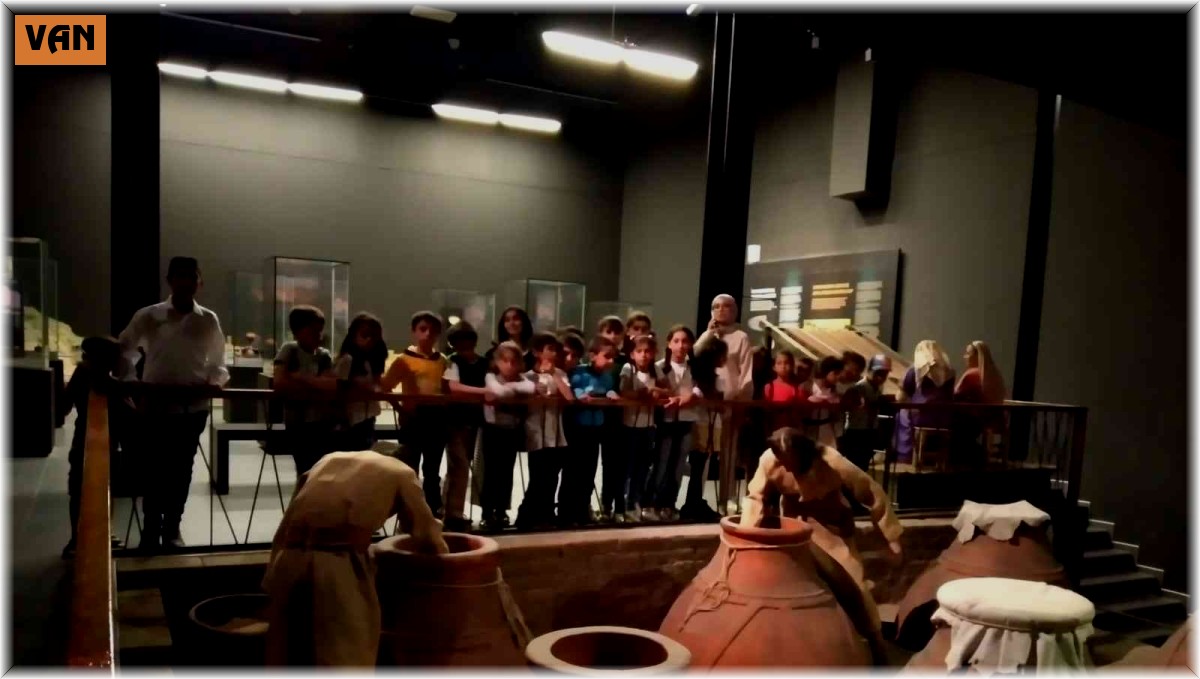 Öğrenciler Van müzesinde