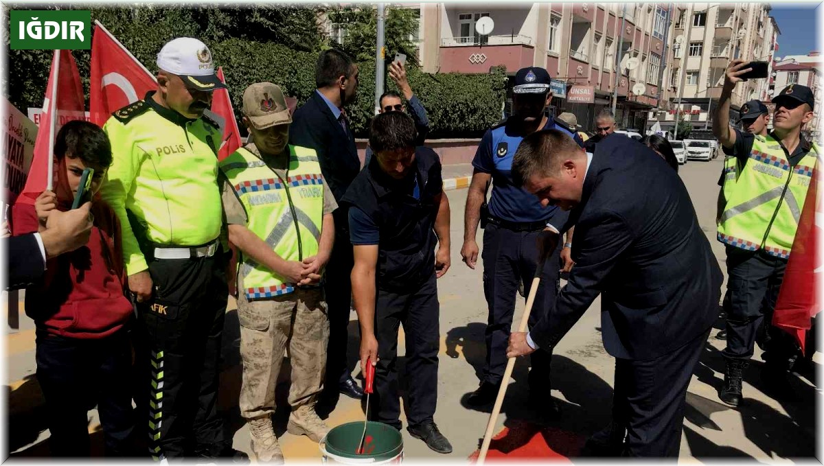 Öğrenciler, 'Yayalara öncelik duruşu, hayata saygı duruşu' dedi