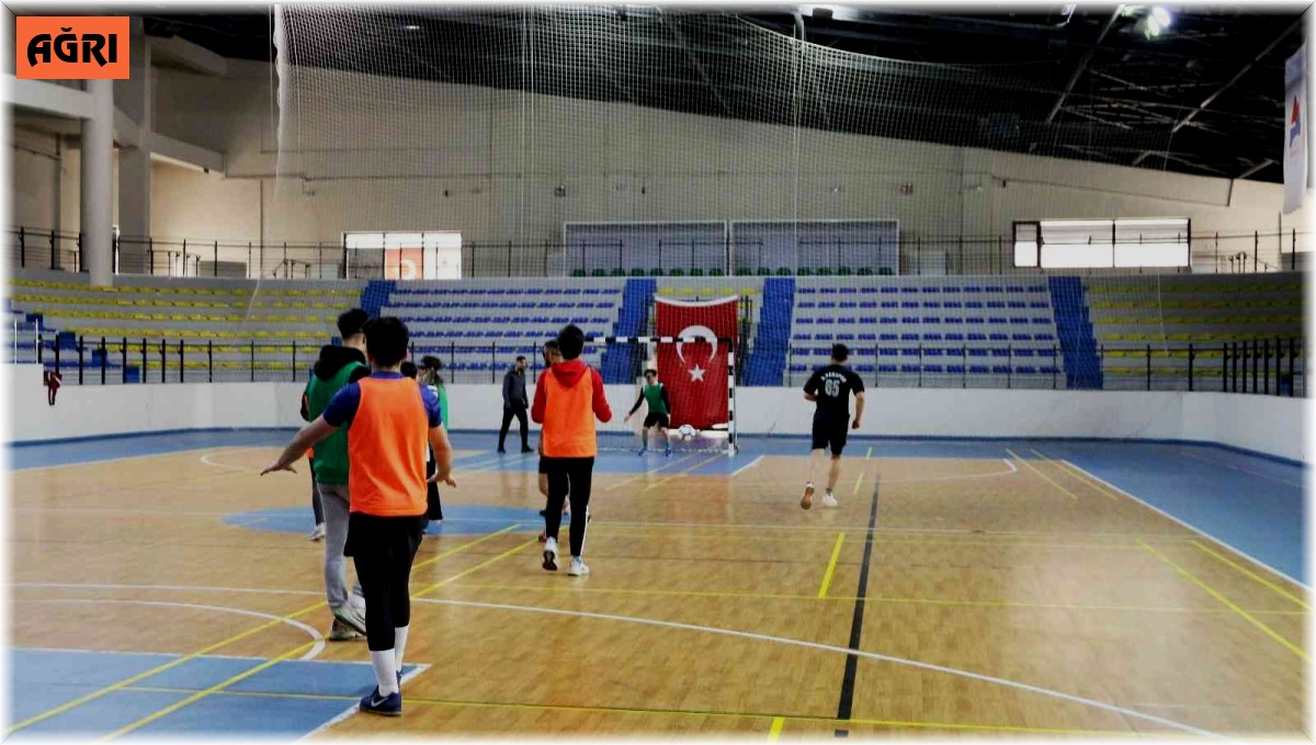 Öğrencilerden farkındalık için futsal maçı