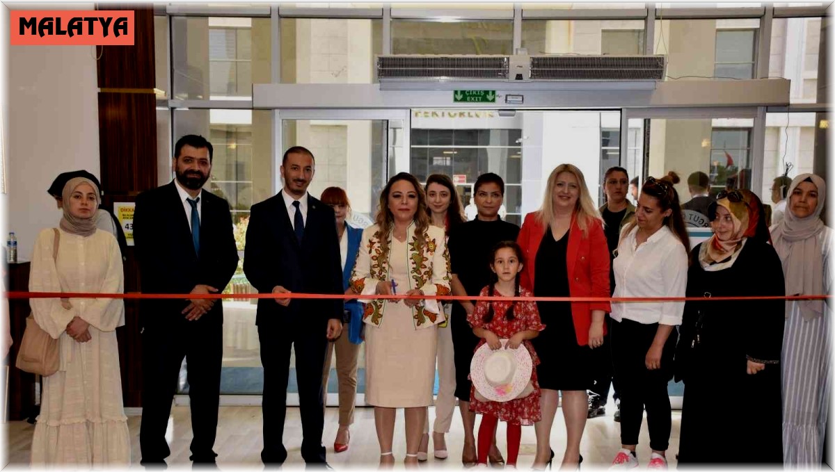 Öğrencilerden Hüsn-i Hat sergisi