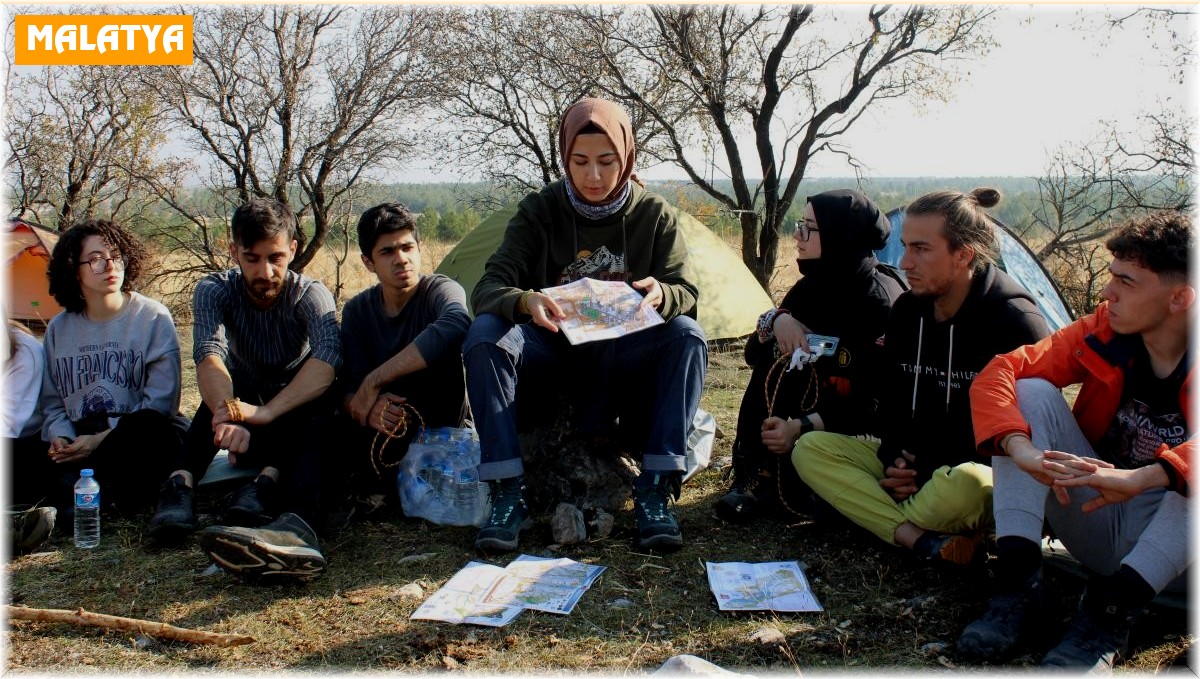 Öğrencilerden Küçük Sivri tepesinde kamp