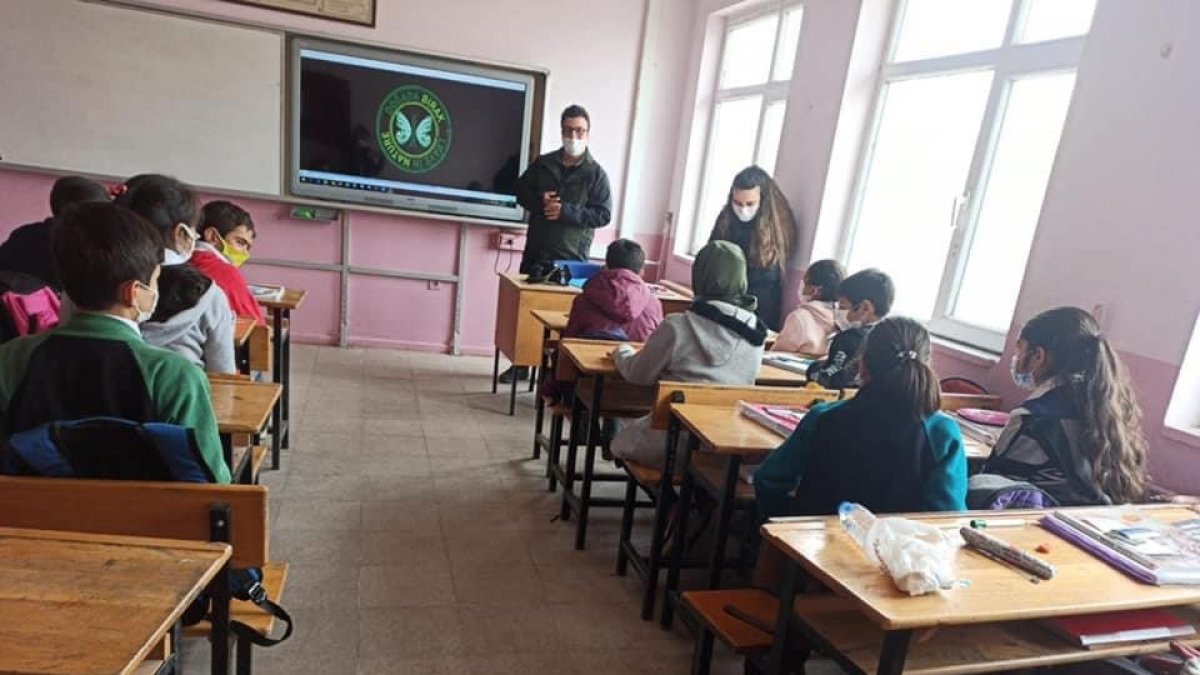 Öğrencilere doğa eğitimi verildi