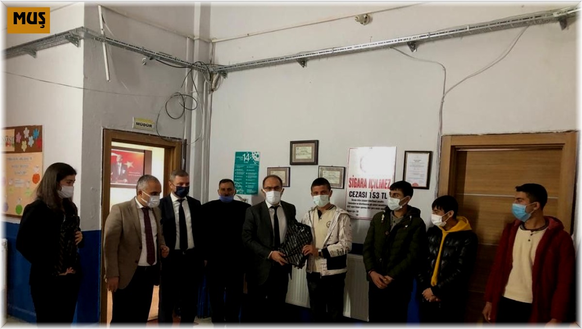 Öğrencilere kaynak kitap desteği