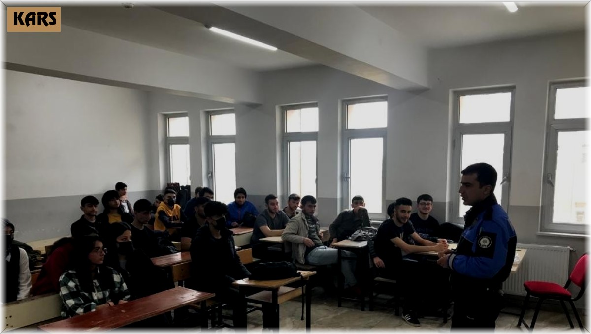 Öğrencilere polislik mesleği anlatıldı