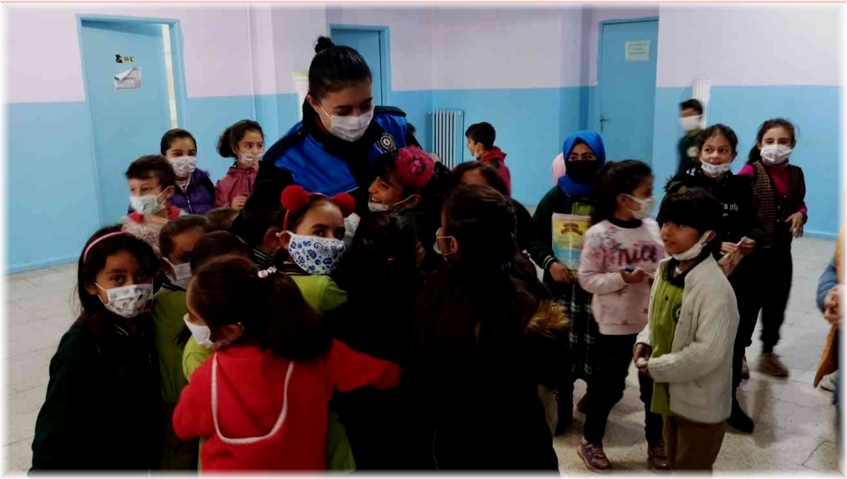 Öğrencilere polislik mesleği tanıtıldı