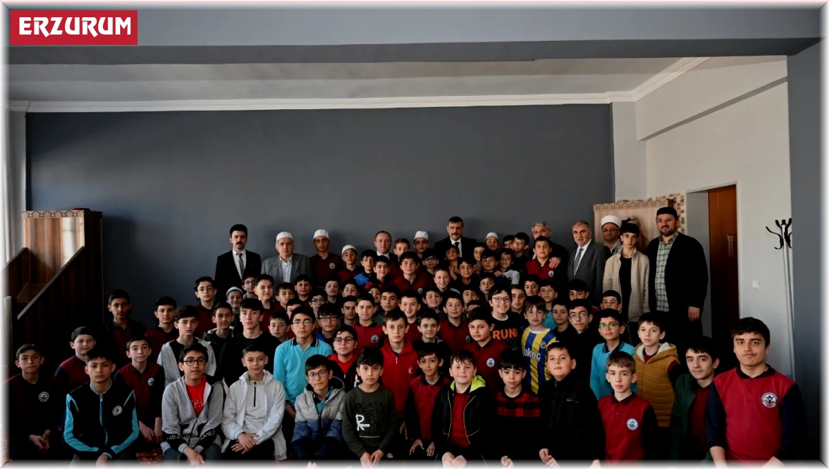 Öğrencileri hatim duasında yalnız bırakmadılar