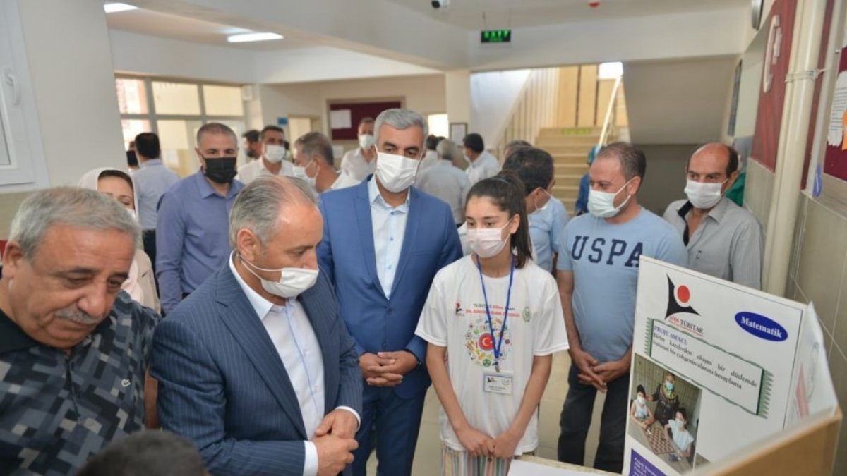 Öğrencilerin hazırladığı proje sergisi açıldı