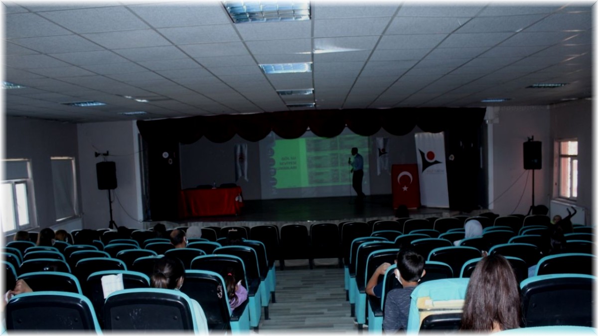 Öğretim üyelerinden öğretmenlere seminer