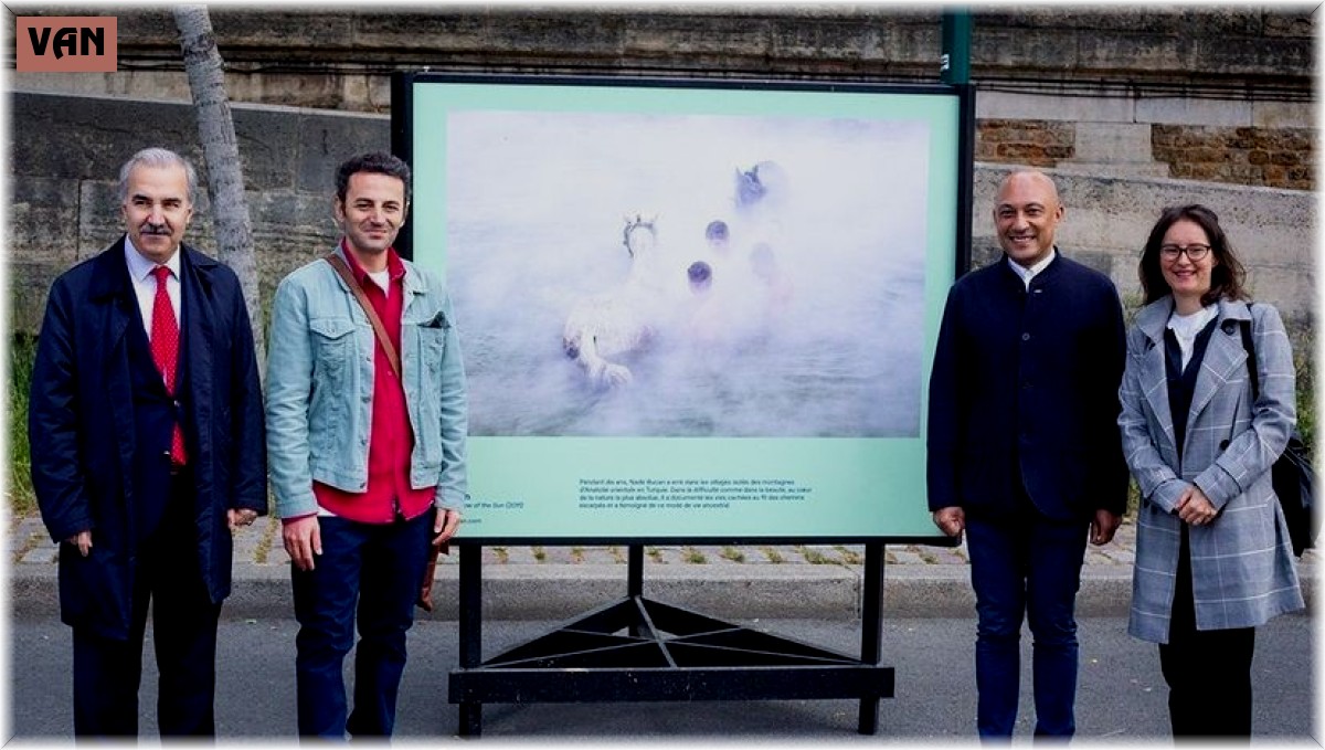Öğretim üyesi Nadir Buçan'ın fotoğrafları Paris'te sergileniyor