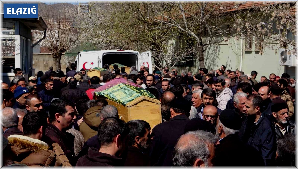 Öğretmen oğulları tarafından öldürülen 6 kişilik aile son yolculuklarına uğurlandı