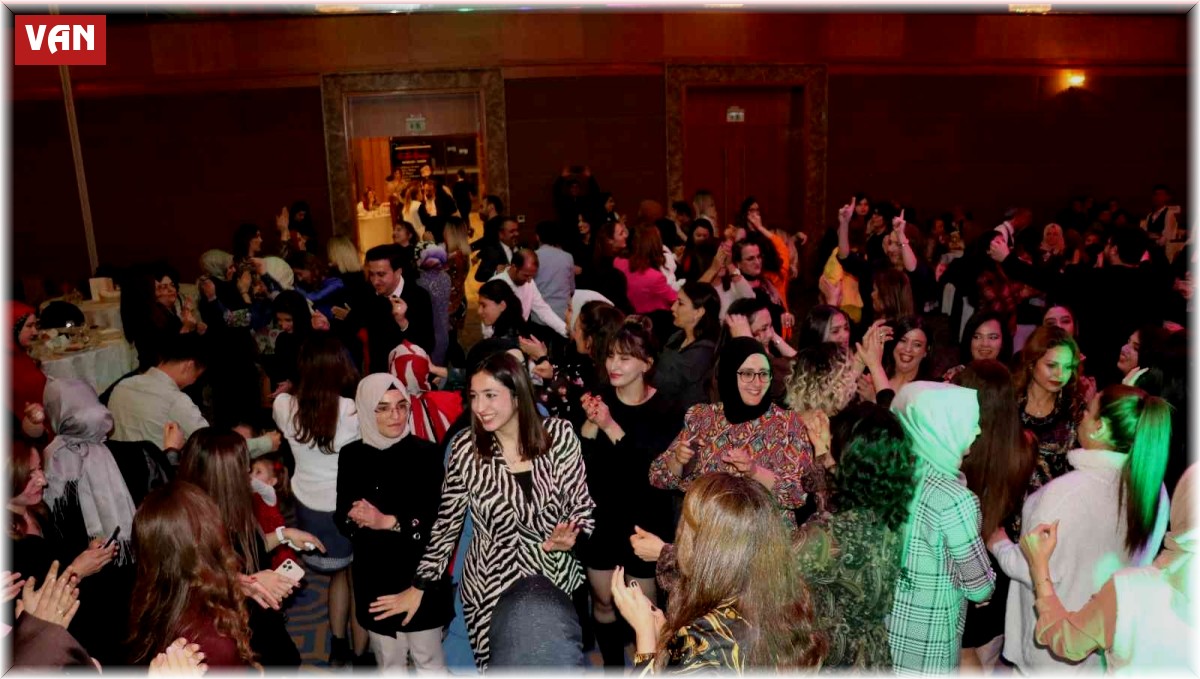 Öğretmenlere 24 Kasım'a özel eğlence