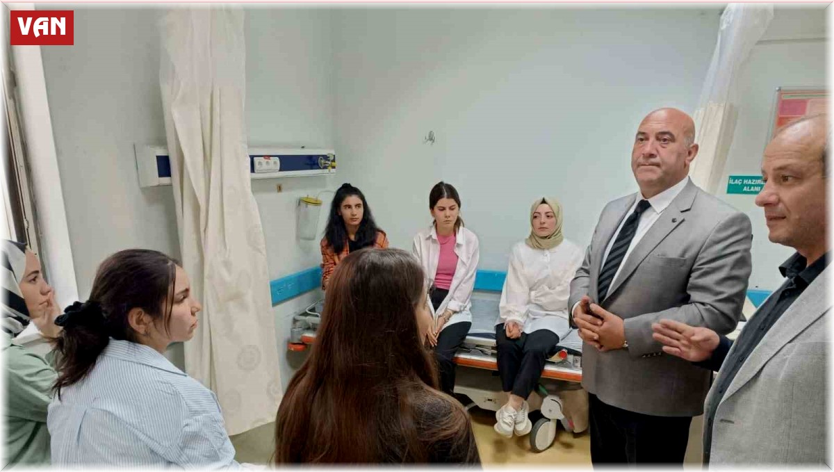 Öğretmenleri taşıyan minibüs kaza yaptı: 12 yaralı