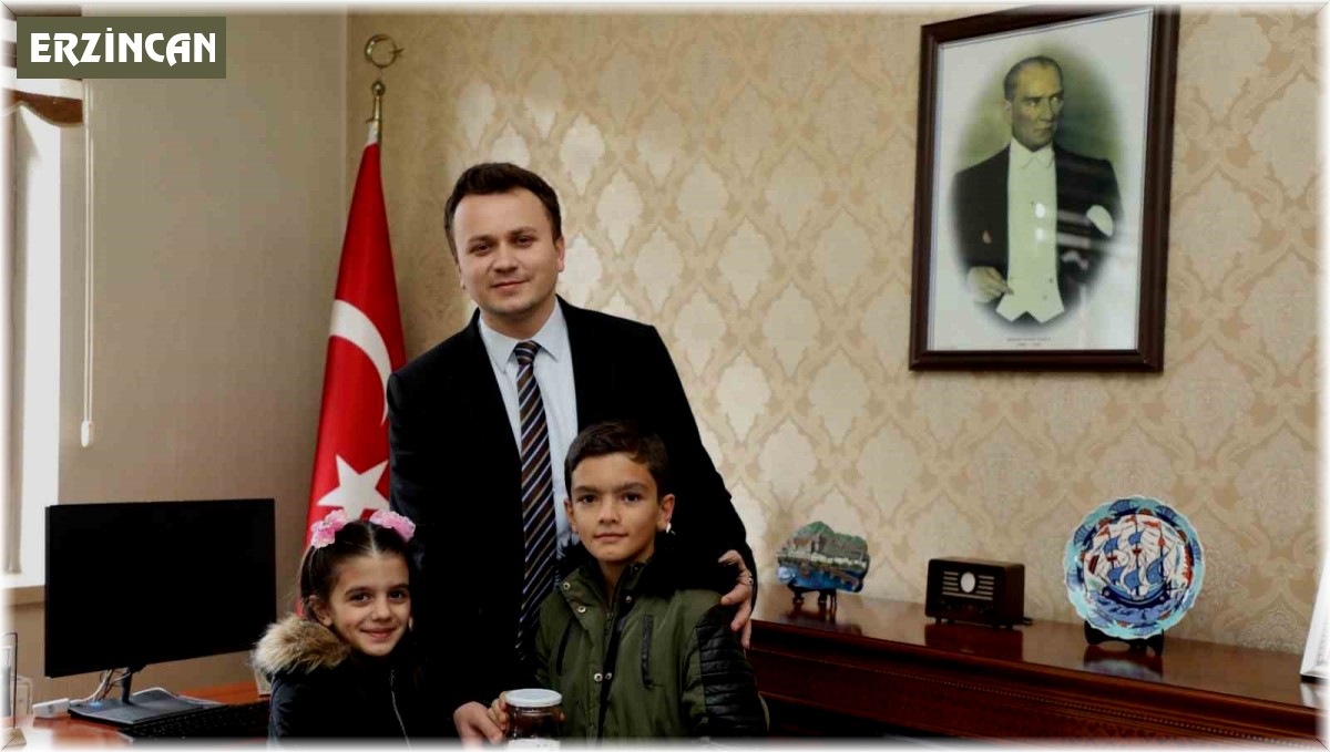 Okul harçlıklarını depremzedelere bağışladılar