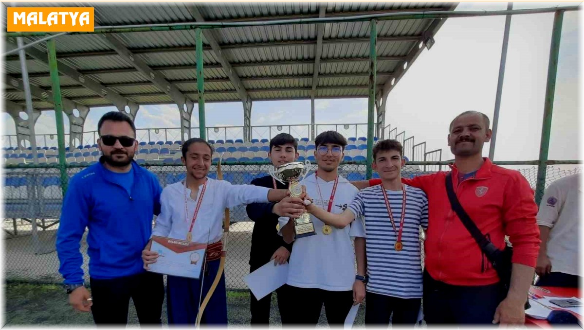 Okul olarak okçuluk yarışmasında birinci oldular