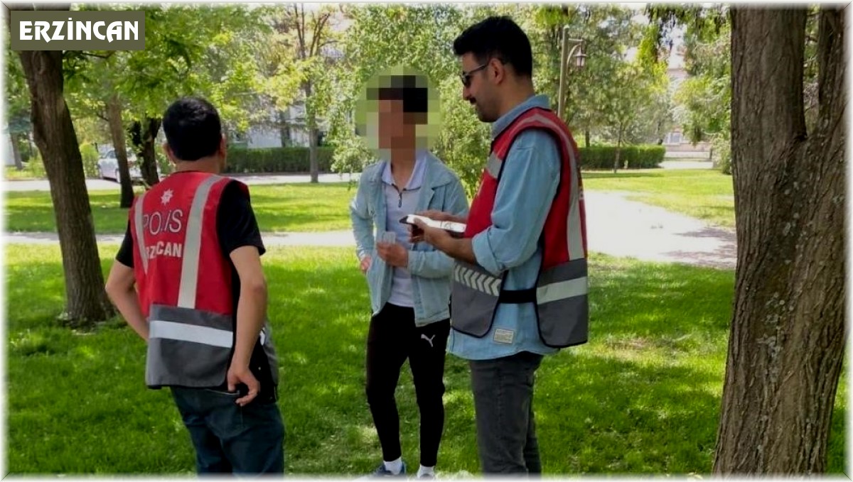 Okul önlerinde polis denetimleri başladı