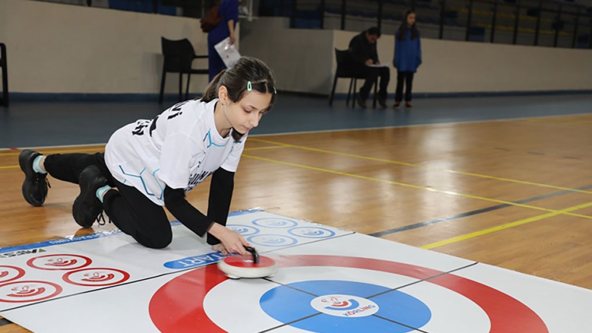 Okul Sporları Floor Curling İller Arası Grup Müsabakaları Ağrı'da Başladı