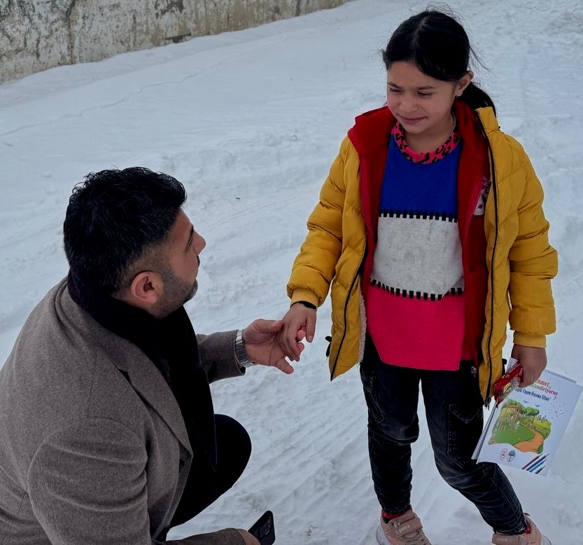 Okul yolunda üşümeyecekler