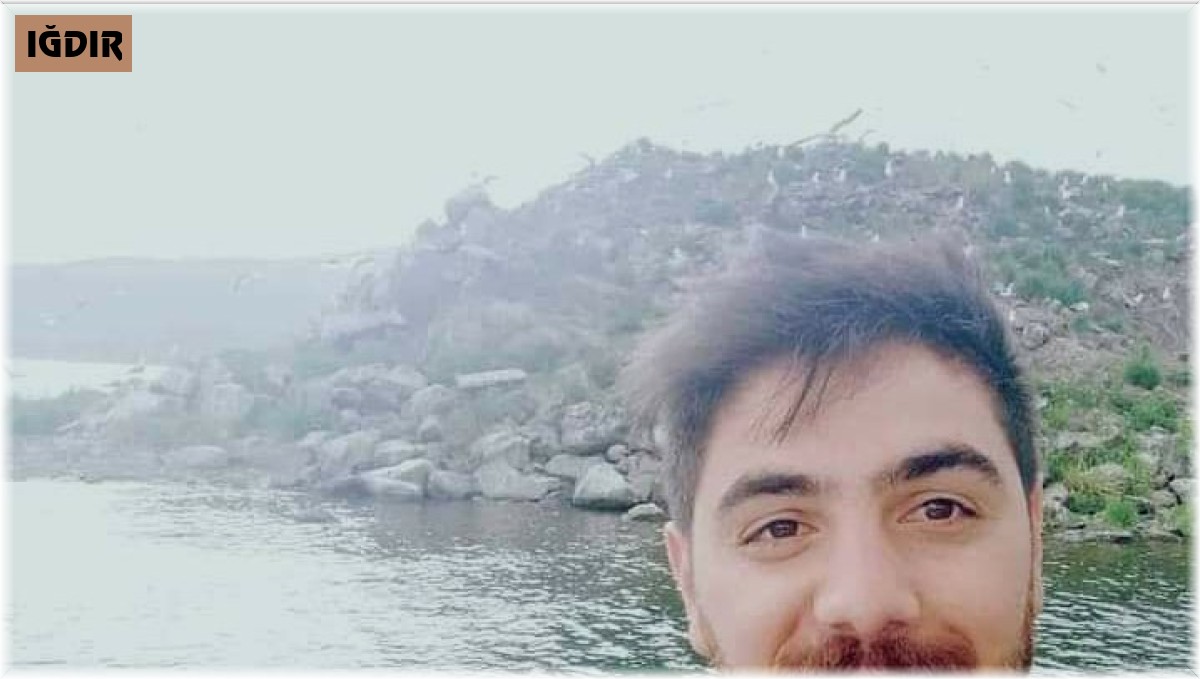 Okulda asansöre sıkışarak hayatını kaybeden görevli gözyaşlarıyla toprağa verildi