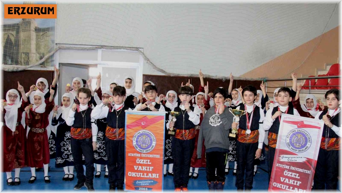 Okullar arası halk oyunları nefes kesti