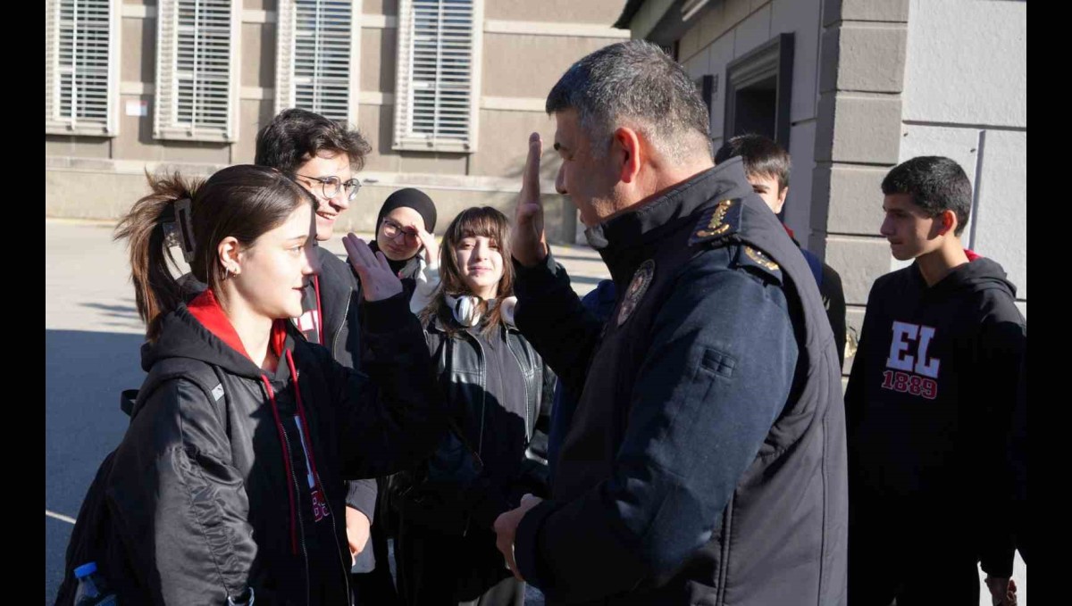 "Okullar bizim kırmızı çizgimiz"