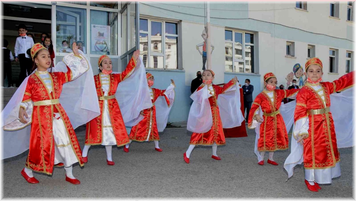 Okullarda 29 Ekim coşkusu