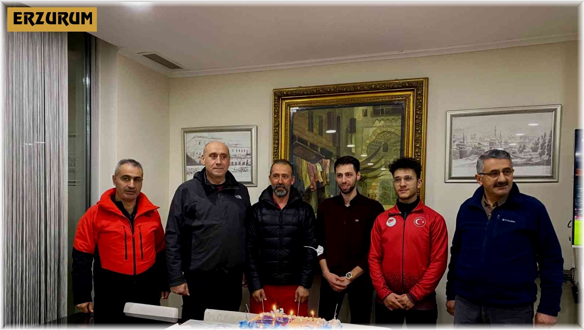 Olimpiyat fatihlerine pastalı kutlama