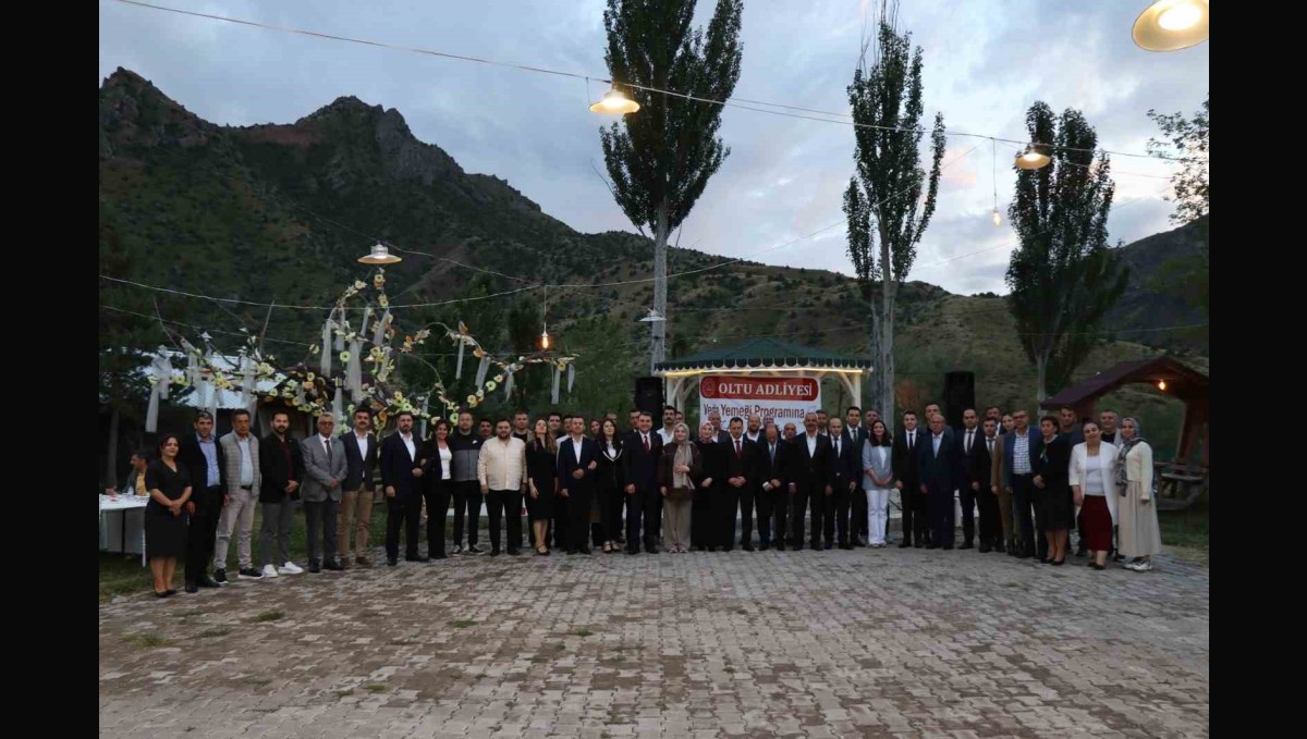 Oltu adliyesinde duygusal veda