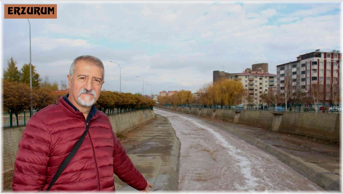 Oltu Çayı'nda ilginç köpürme korkutuyor