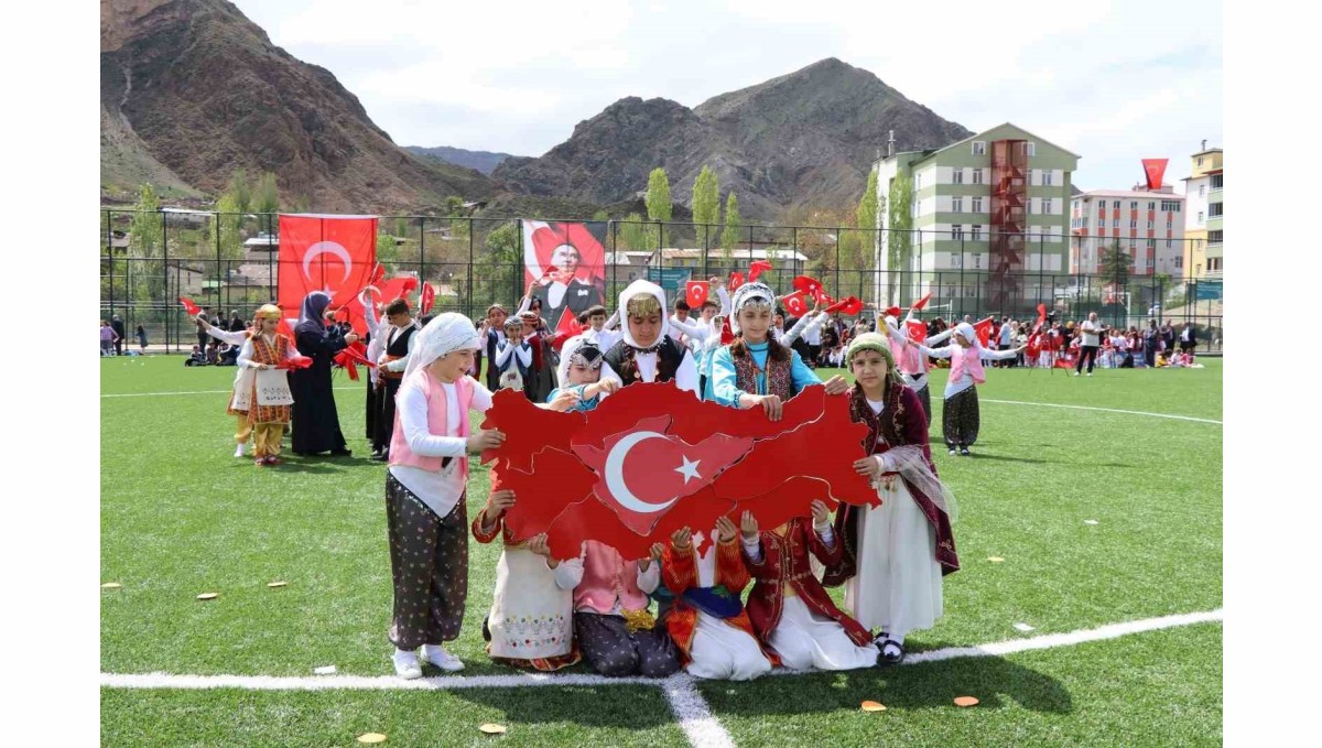 Oltu'da 23 nisan coşkusu