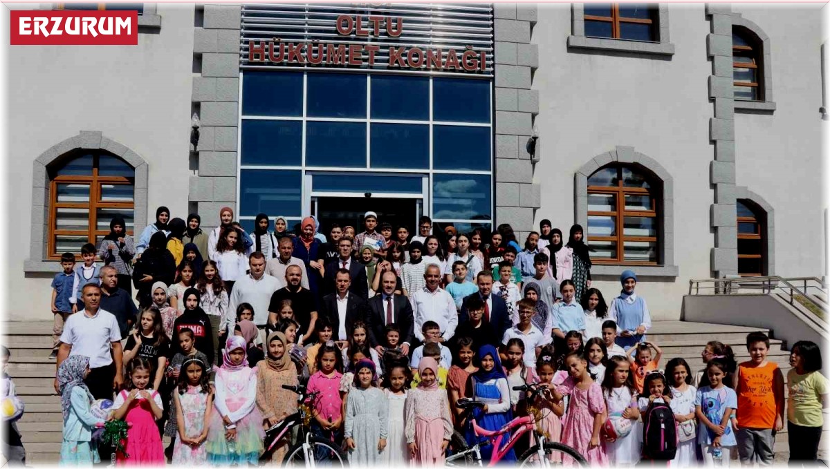 Oltu'da başarılı öğrenciler ödüllendirildi