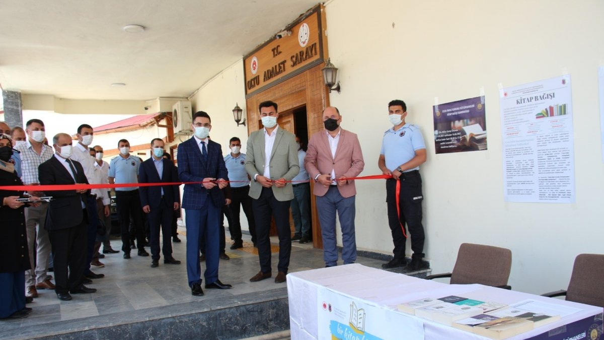 Oltu'da 'Bir Kitap Bir Umut' kitap bağış kampanyası başladı