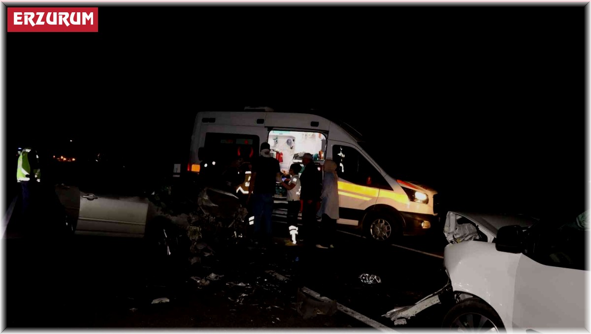 Oltu'da iki araç kafa kafaya çarpıştı: 4 yaralı