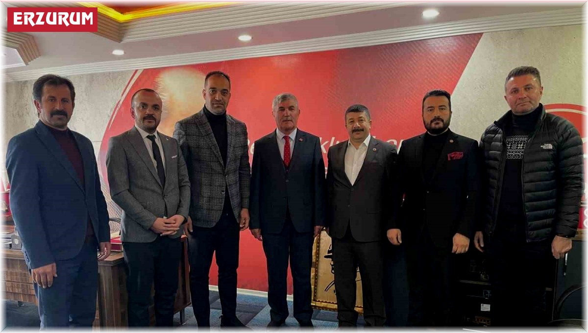 Oltu'da MHP'ye iki meclis üyesi