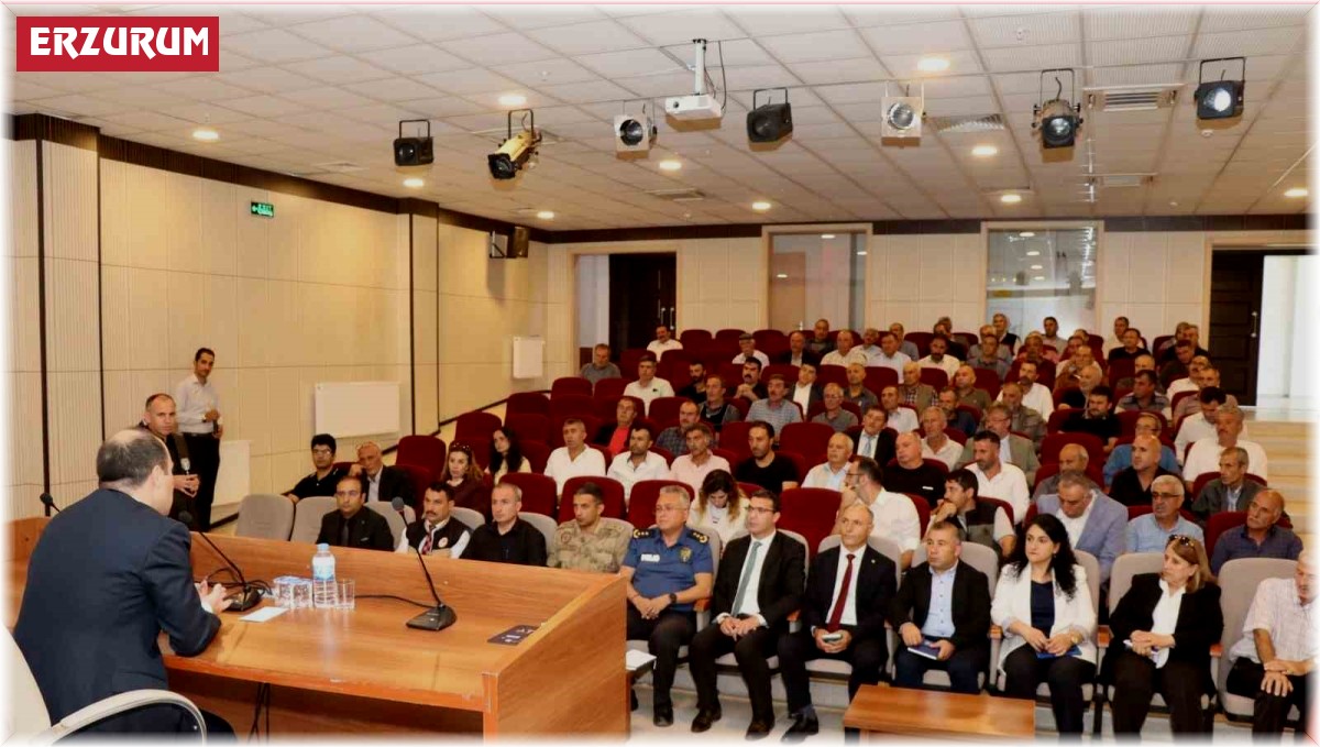 Oltu'da muhtarlar zirvesi