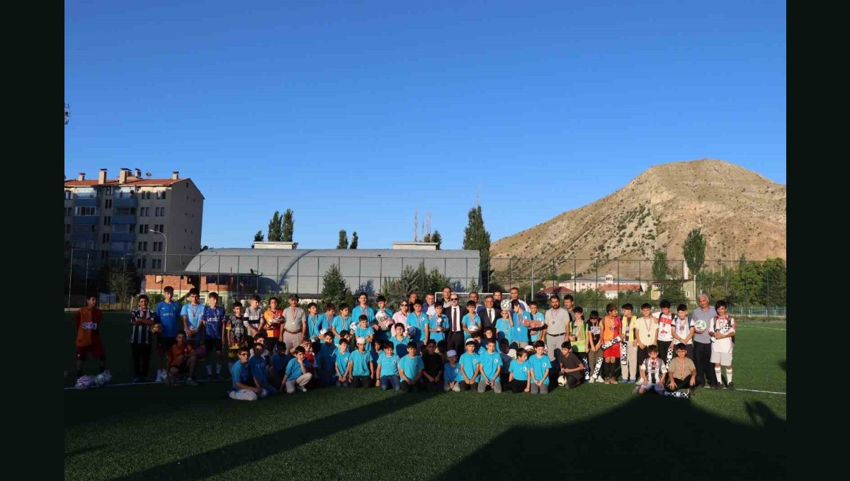 Oltu'da Yaz Kur'an Kursları Futbol Turnuvası sona erdi