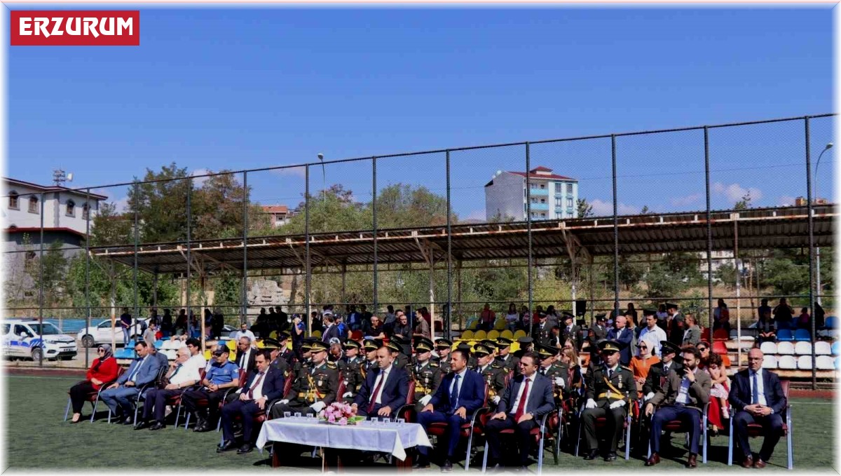 Oltu'da Zafer Bayramı kutlandı