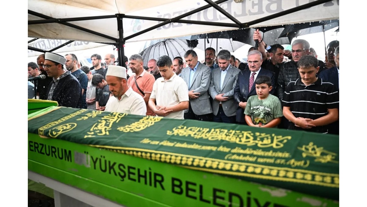 Oltu'daki taş ocakları mercek altında