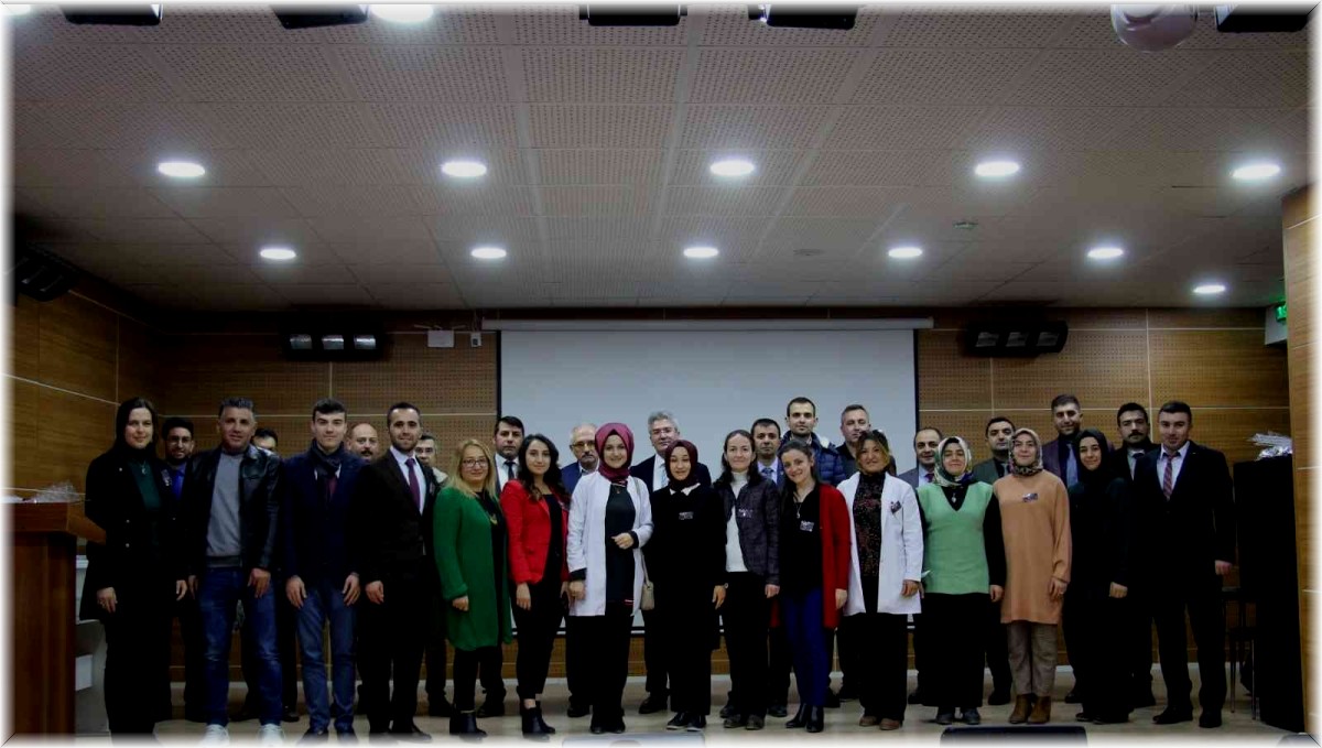 Oltu Mehmet Akif Ersoy İlkokulu'ndan Öğretmenler Günü'ne yakışır kutlama