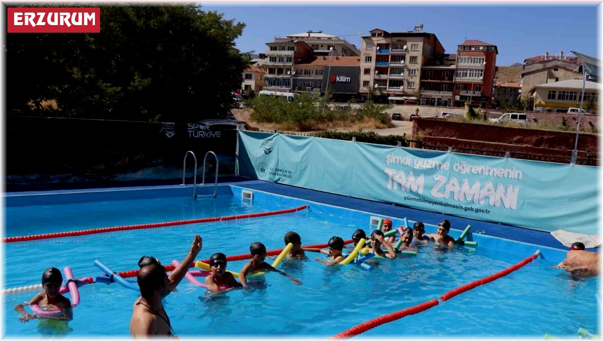 Oltulu çocuklar yüzme havuzuna kavuştular