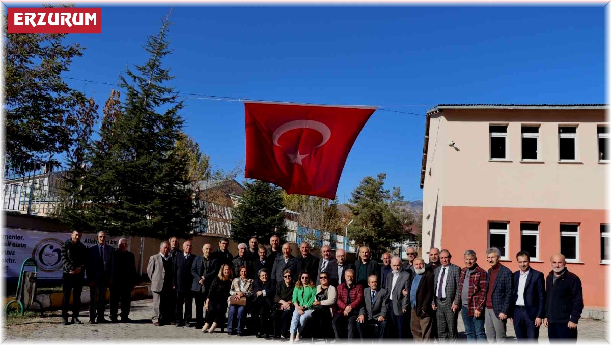 Oltulu emekli öğretmenleri kahvaltıda buluşturdular