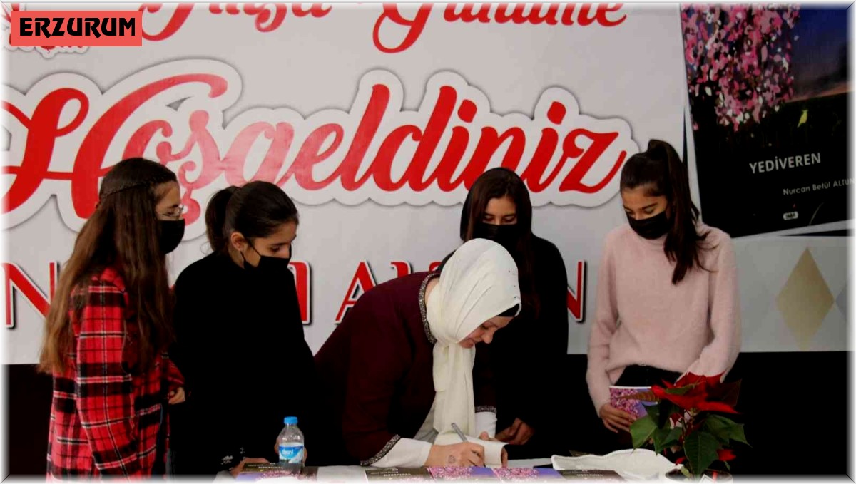 Oltulu ev hanımı şiir kitabına tanıtım ve imza günü yaptı