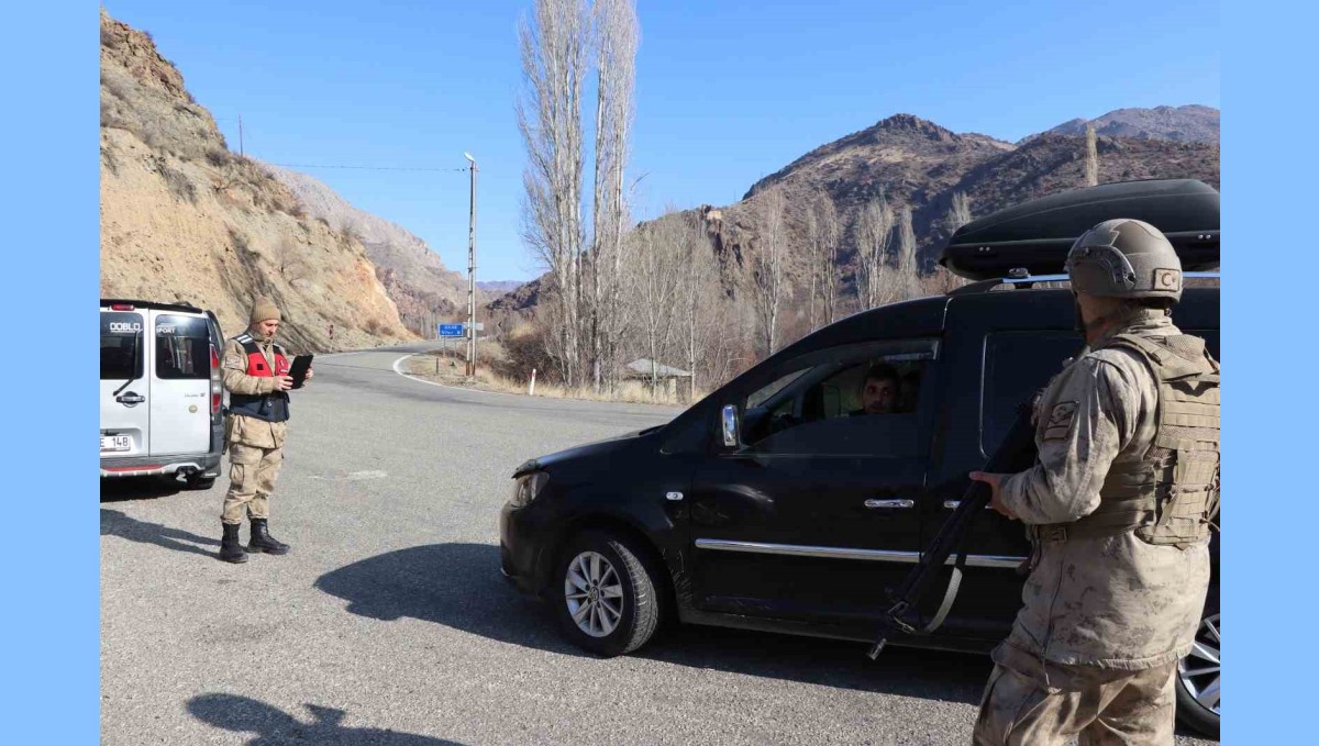 Olur'da jandarmadan asayiş uygulaması