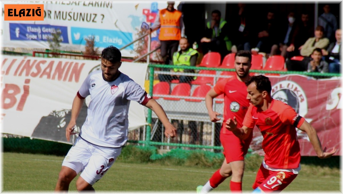 Ömer Faruk gollerine devam ediyor