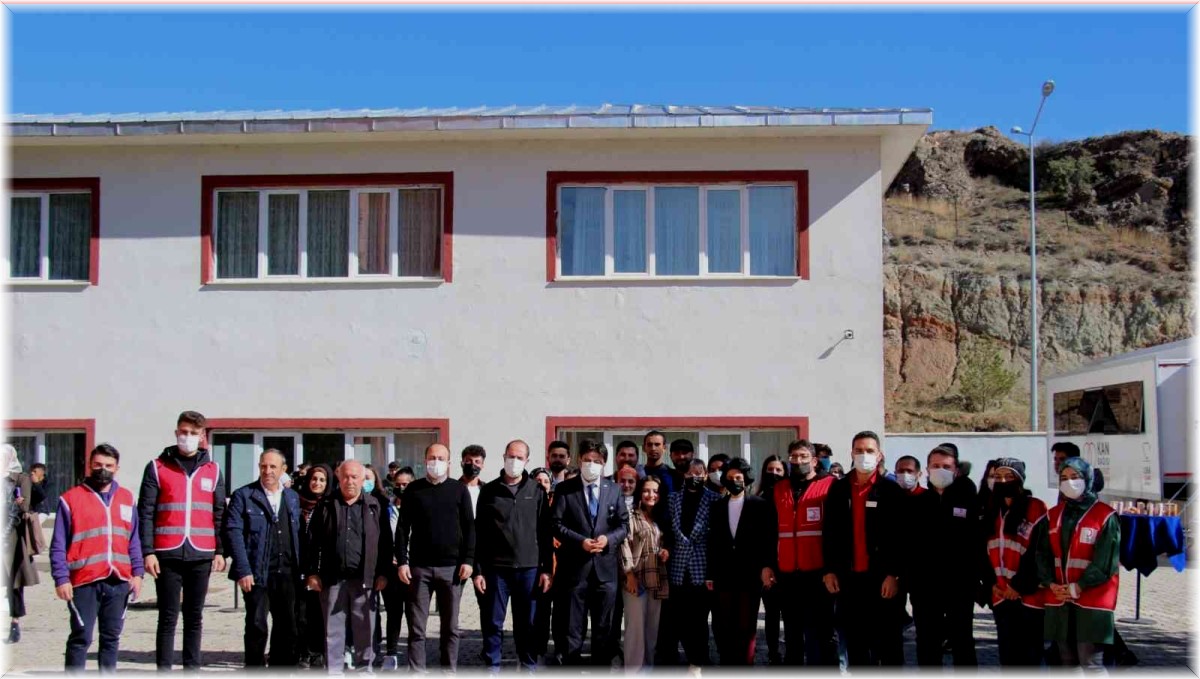 OMYO öğrencilerinden kan bağışı etkinliği