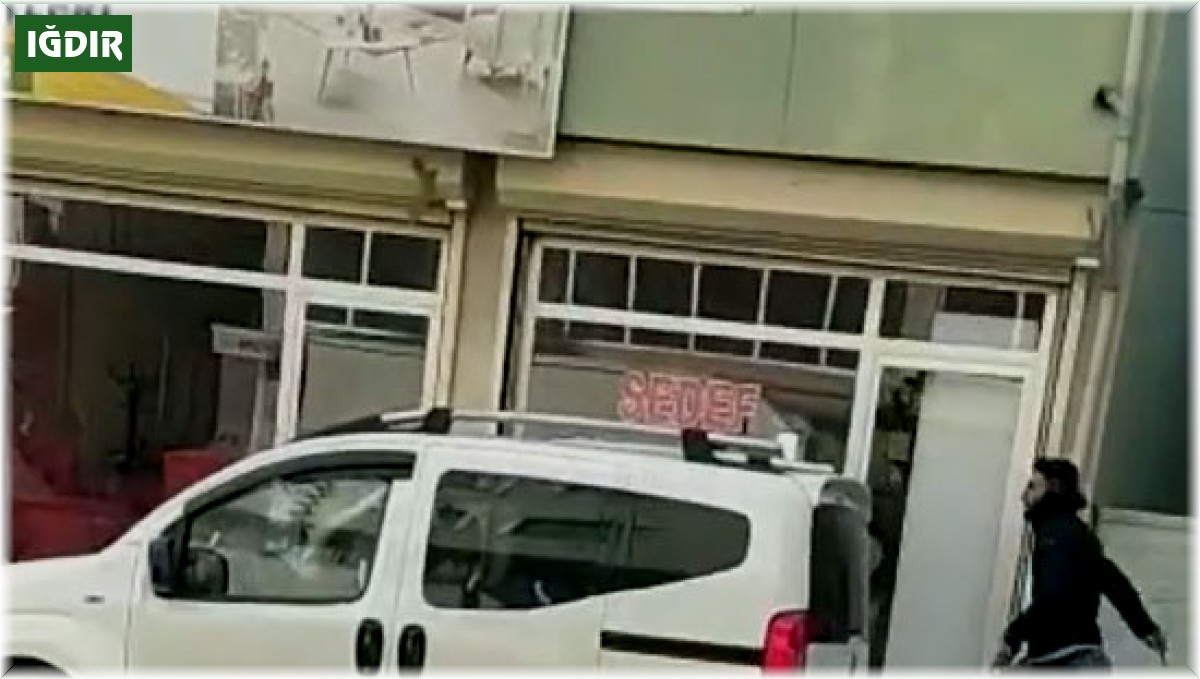 Önce ateş etti, sonra bıçakladı