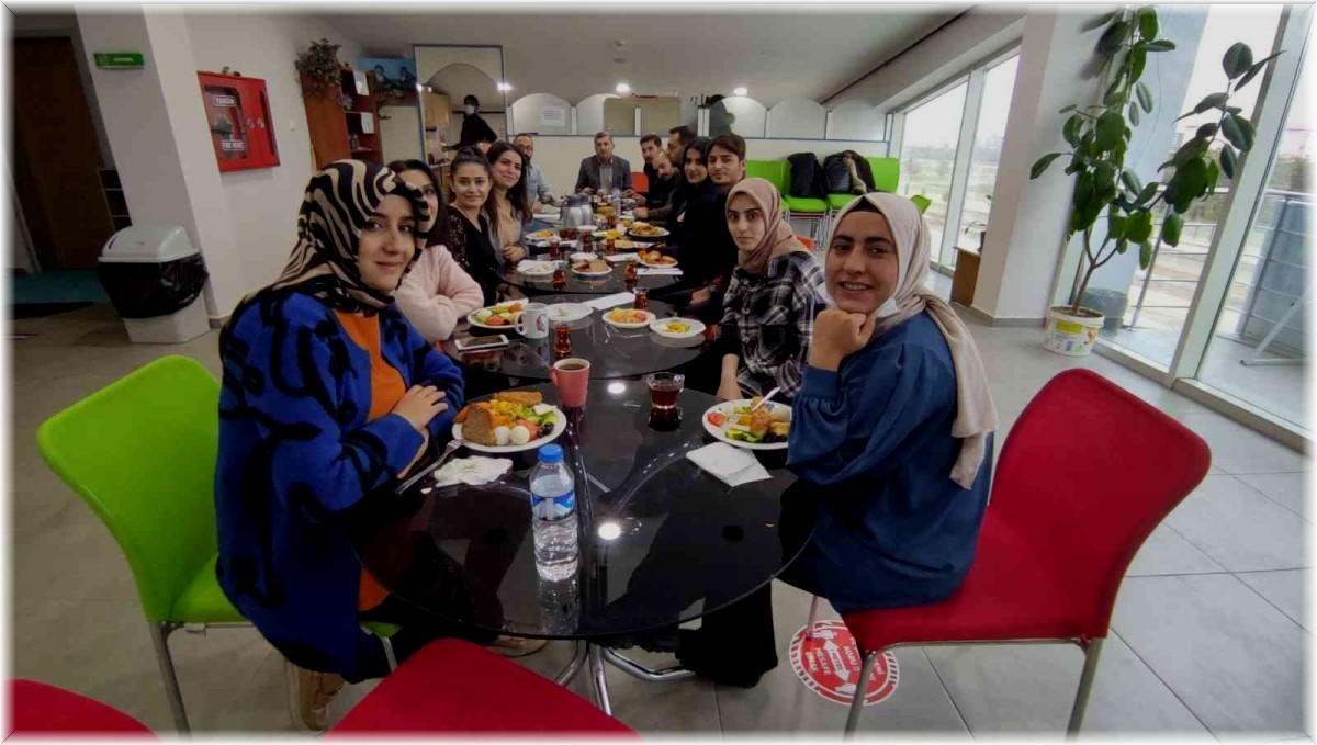 Önce çiçek sonra kahvaltı