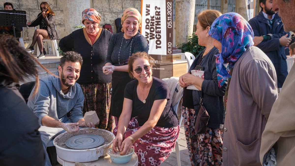 OPET'in projesiyle yenilenen Troya köyleri "8. Çanakkale Bienali" kapsamında sanatla buluştu